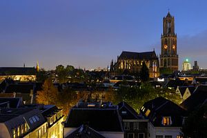 Paysage urbain d'Utrecht avec l'église Dom et la tour Dom sur Donker Utrecht