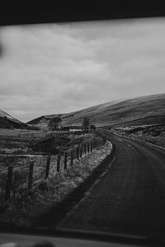 Schotse weg door de heuvels | door Holly Klein Oonk van Holly Klein Oonk