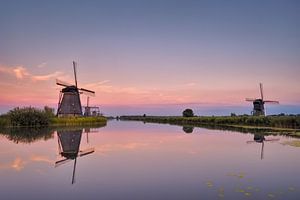 Abends bei den Mühlen - Kinderdijk von Rolf Schnepp