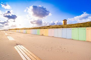 De gekleurde strandhuisjes van Domburg van Danny Bastiaanse