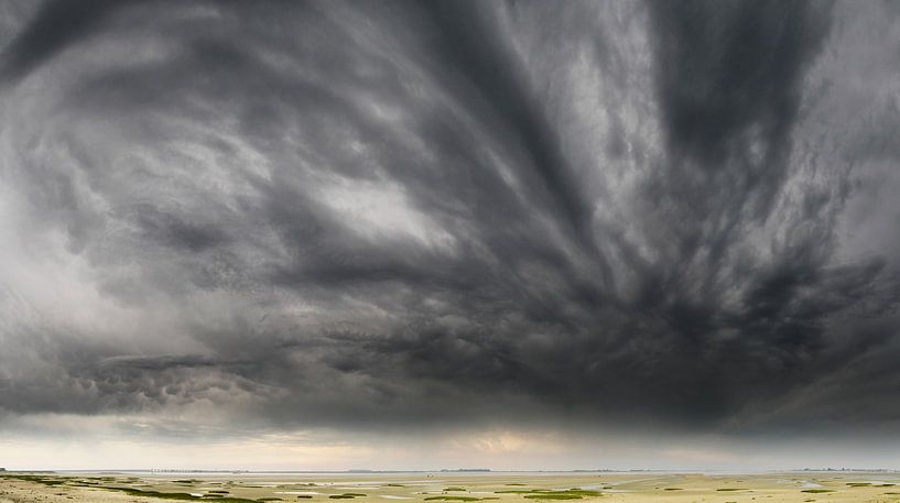 Storm coming on the Dutch coast by Paul Wendels