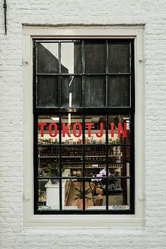 Détails de Toko Tjin à Amersfoort à travers la fenêtre sur Amersfoort Fotoprint