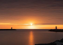 Sultry sunset by Nicolette Eekhof