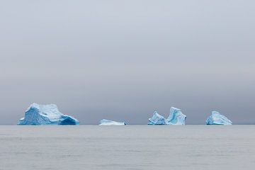 IJsbergen in Disko Bay, Groenland van Martijn Smeets