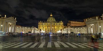 Vaticaanstad - Sint-Pietersplein bij nacht van t.ART