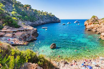 Prachtig strand van Cala Deia op het eiland Mallorca, Spanje Middellandse Zee van Alex Winter