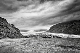 Vatnajökull – A glacier amongst the mountains by Paysages urbains - Rick Van der Poorten Photography