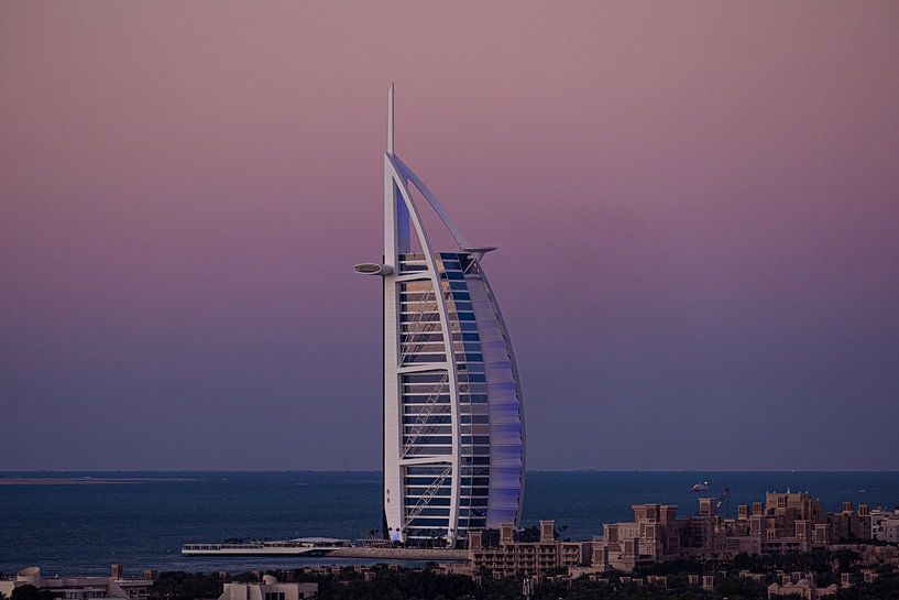 Dubai by Hello Pompoyo