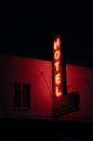 Neon Hotel van Gijs Wilbers thumbnail