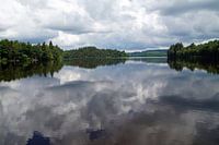 Wolken in der Luft und im Wasser
