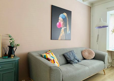 Girl with the Pearl Earring Bubble Gum