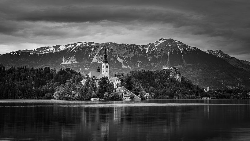 Der Bleder See in Schwarz und Weiß von Henk Meijer Photography