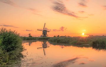Broekmolen windmill sunrise Molen landschap van Marco van de Meeberg