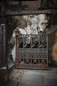 vervallen hek in Raj Mahal tempel