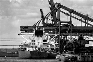 Havenzicht 3 van Pieter van Roijen