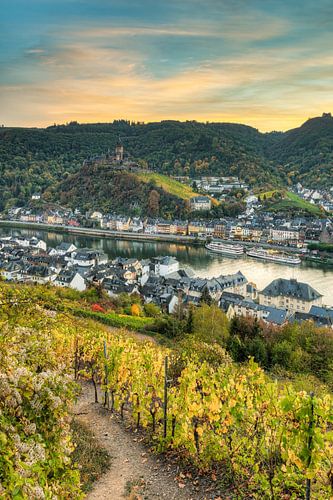 Cochem in de herfst van Michael Valjak