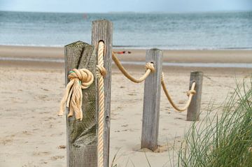 Rope deposit at beach pavilion 'Kaap Noord' Texel by Ad Jekel