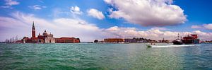 Venice in the race boat