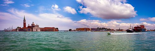 Venetië in de raceboot van Roelof van der Schaaf