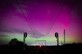 Nordlicht über der Eisenbahn bei Hoogeveen