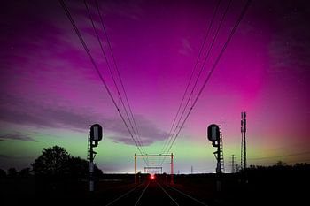Nordlicht über der Eisenbahn bei Hoogeveen