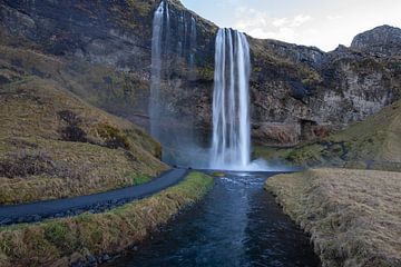 Waterval in IJsland van PeetMagneet