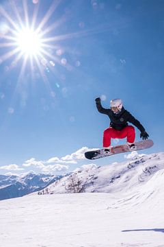 Luchtige Sprong op de Besneeuwde Bergtoppen van Arthur van Iterson