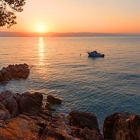Sonnenuntergang an der Felsenküste von Moscenicka Draga, Kroati von SusaZoom