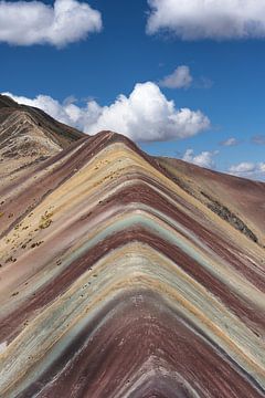 Rainbow mountain van Luc Buthker