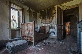 Go to bed... by Anya Lobers