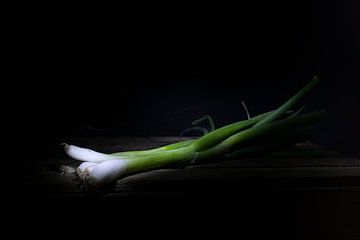 Spring onion still life by Mirjam Poldermans