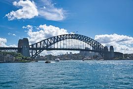De Sydney Harbour Bridge op een heldere dag van Frank's Awesome Travels