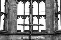 Father forgive, kerkraam in ruïne Coventry van Rietje Bulthuis thumbnail