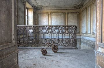 Abandoned places: Bicycle by Urbex & Preciousdecay by Sandra