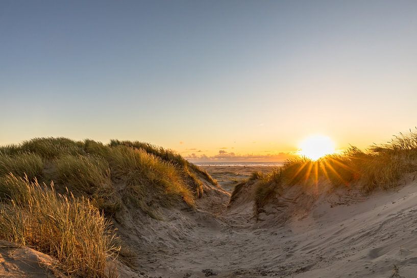 Duinverlichting op het Noordzeestrand van Ursula Reins
