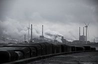 In the rain and storm on the Noordpier Wijk aan Zee. by Zaankanteropavontuur thumbnail