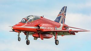 Eines von neun Red Arrows.