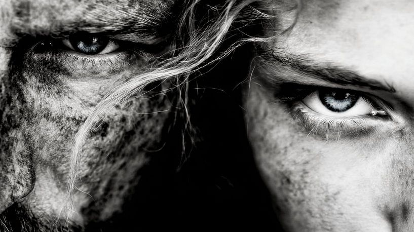 Zwei Seelen in einem Spiegel der Zeit | Wo Alter und Jugend sich berühren von Karina Brouwer