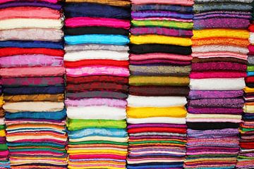 Colourful silk by Inge Hogenbijl