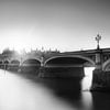Big Ben mit Westminster Bridge in London. Schwarz Weiss von Manfred Voss, Schwarz-weiss Fotografie