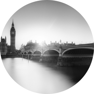 Big Ben met Westminster Bridge in Londen. Zwart Wit van Manfred Voss, Schwarz-weiss Fotografie