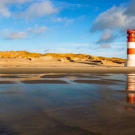 Leuchtturm auf der Helgoländer Düne II von Daniela Beyer