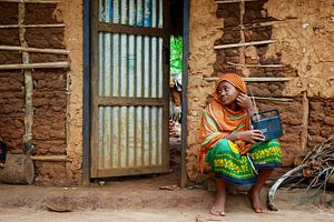 Radio luisteren in Zanzibar von Paul Riedstra