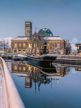 Winterabend auf der Gracht in Leeuwarden von Thea.Photo