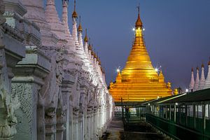 Die Goldenen Pagoden von Mandalay