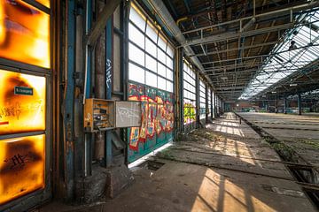 Verlaten urbex fabriek, urban exploring met graffiti van Ger Beekes