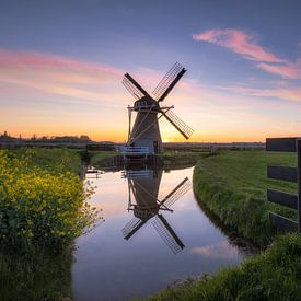 Molen Hoop doet leven met pastel kleuren. van Richard Nell