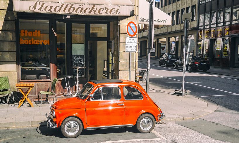 Fiat 500 classic Italian car parked in the city by Sjoerd van der Wal Photography