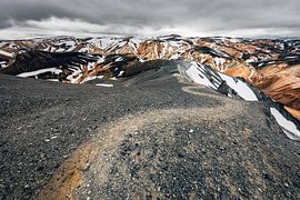 Blick auf die bunten Berge von Landmannalaugar von Martijn Smeets