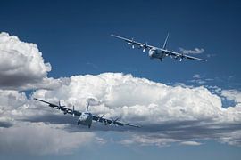 Lockheed C-130 Hercules, approche à basse altitude.